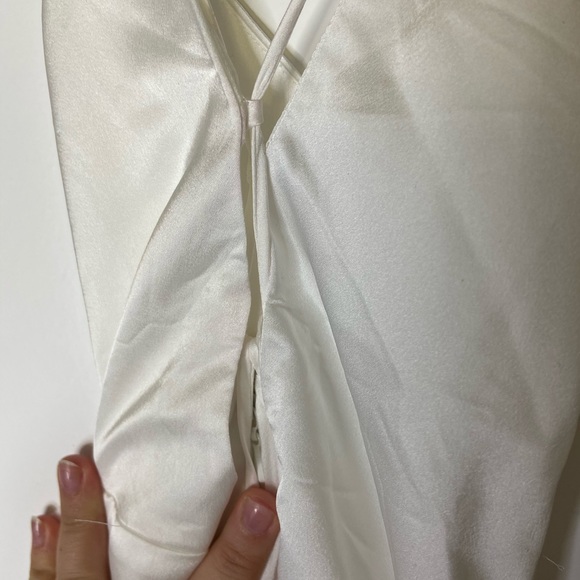 Show me your mumu godshaw goddess satin maxi - Picture 6 of 8